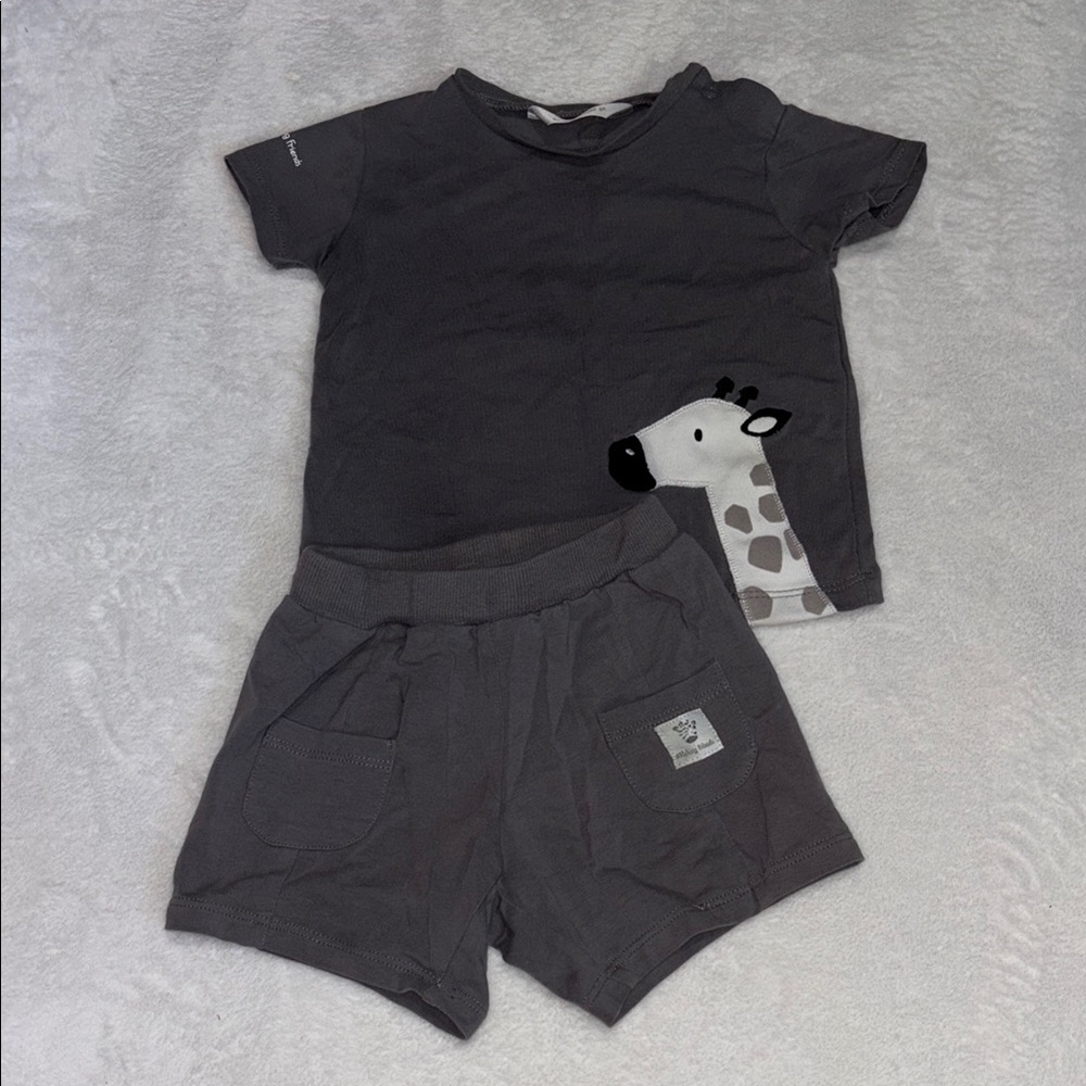 Mayoral Apparel 4-6 month matching gray giraffe shorts set